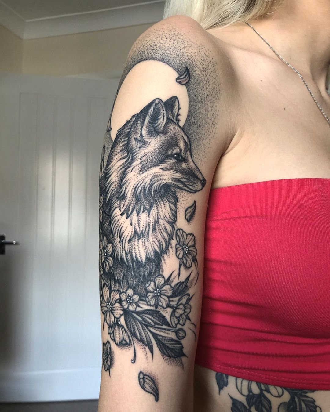 женская татуировка лисы на руке