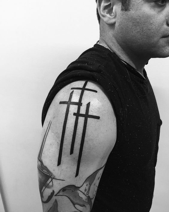 татуировка трех крестов