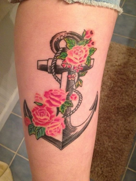 татуювання якоря і троянд
