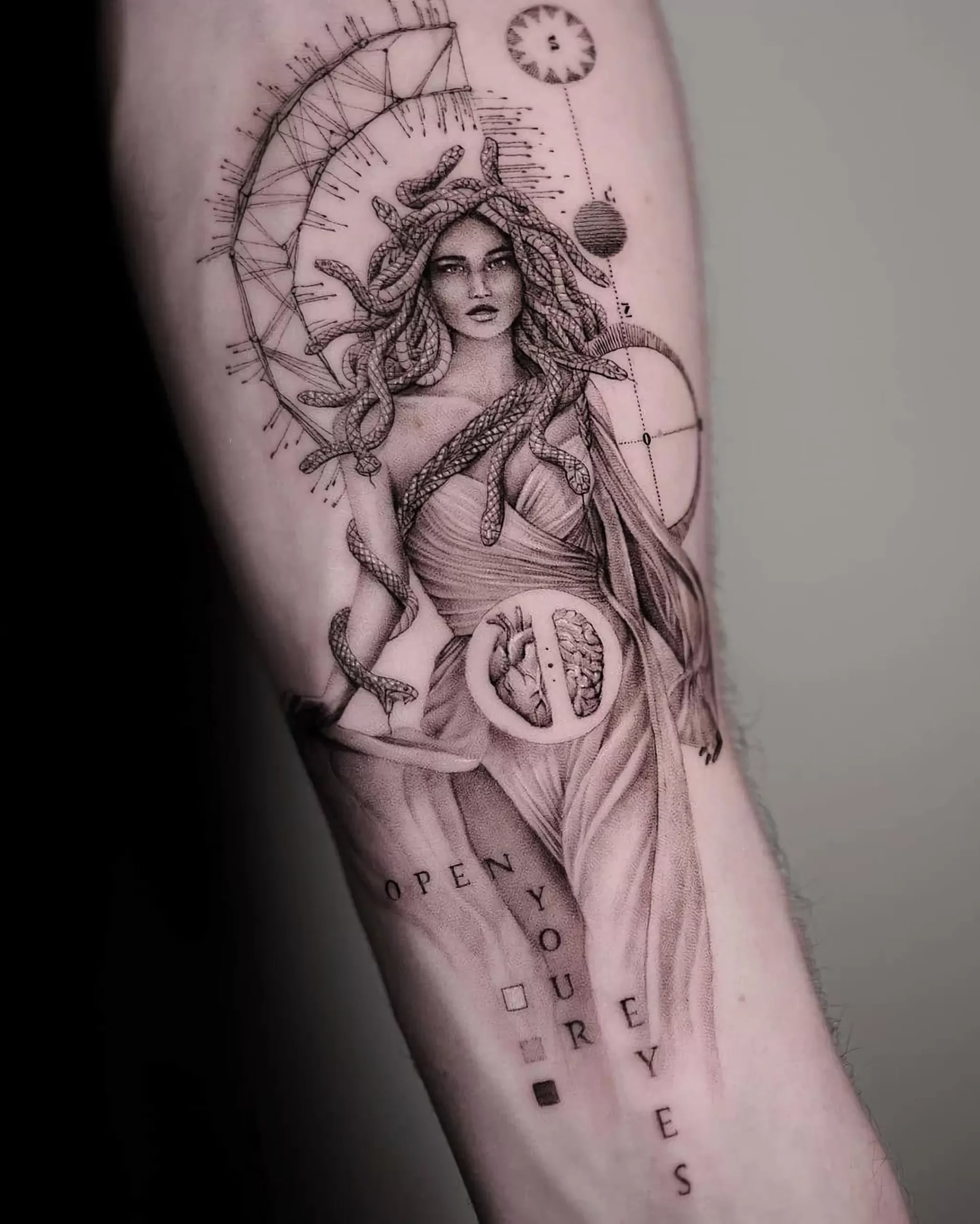 Стили татуировок греческой мифологии